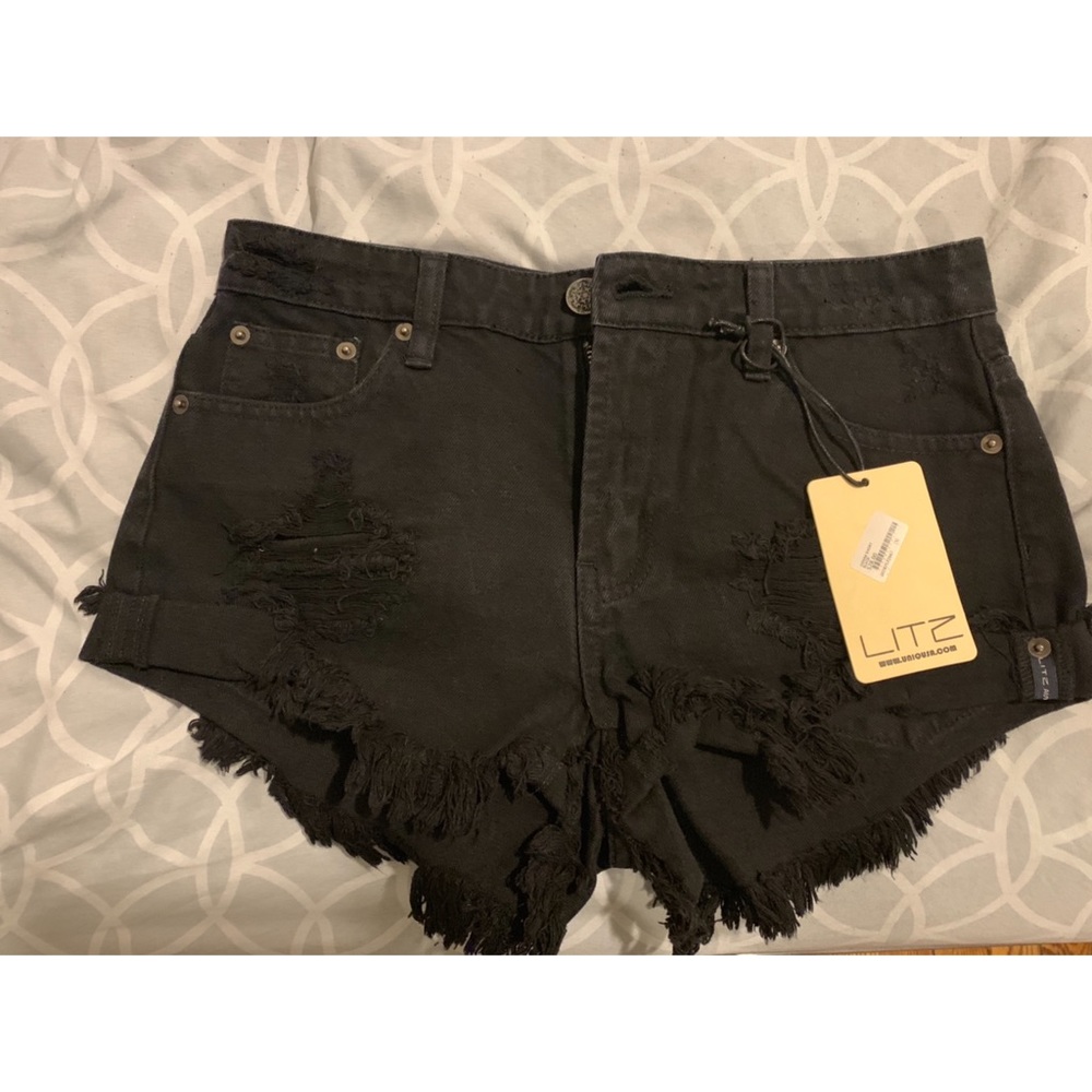 Forever 21 ripped black jean shorts